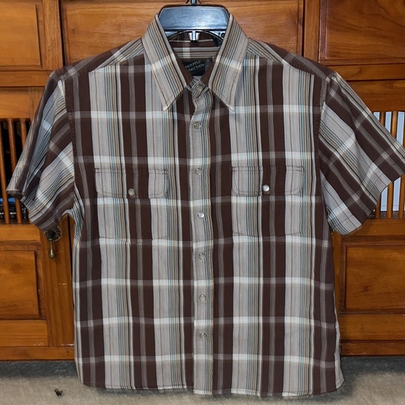 Pineapple Connection LIKE NEW Boys Snap on Button Down Short Sleeves Plaid Shirt - Picture 4 of 9
